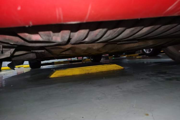 Used Mercedes-Benz C-Class 2013 C 180 Classic Grand Edition Chassis Front Left