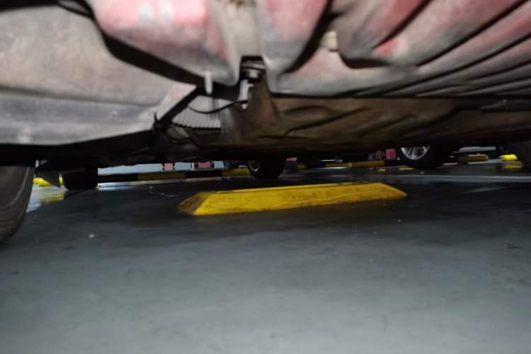 Used Mercedes-Benz C-Class 2013 C 180 Classic Grand Edition Chassis Front Right