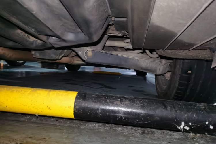Used Mercedes-Benz C-Class 2013 C 180 Classic Grand Edition Chassis Rear Right