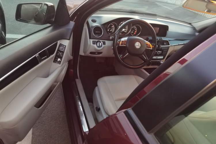 Used Mercedes-Benz C-Class 2013 C 180 Classic Grand Edition Driver Seat