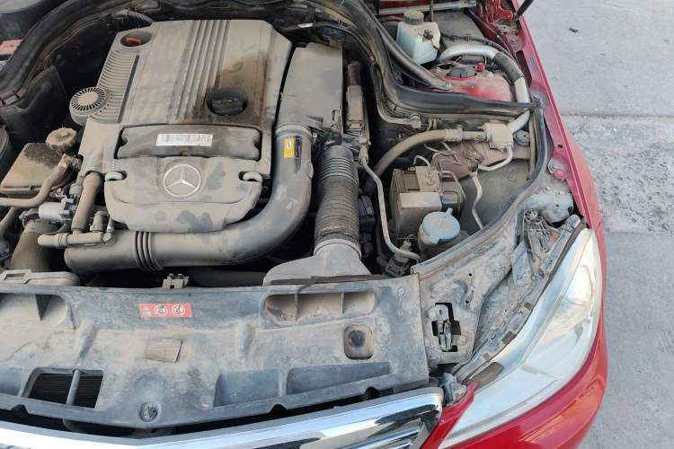 Used Mercedes-Benz C-Class 2013 C 180 Classic Grand Edition Engine Bay Left