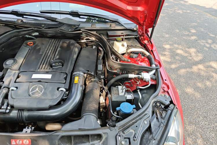 Used Mercedes-Benz C-Class 2013 C 260 Fashion Edition Grand Edition Engine Bay Left