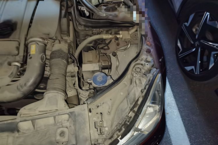 Used Mercedes-Benz C-Class 2013 C 180 Classic Grand Edition Engine Bay Left