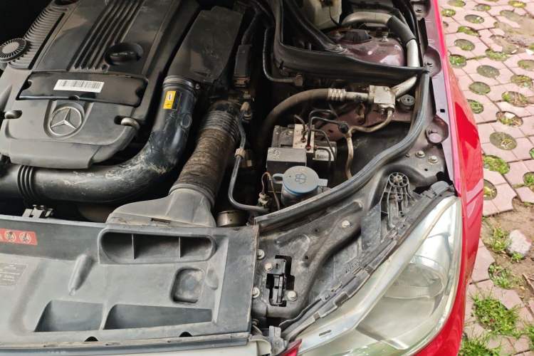 Used Mercedes-Benz C-Class 2013 C 180 CGI Classic Engine Bay Left