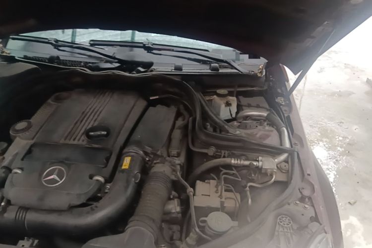 Used Mercedes-Benz C-Class 2013 C 260 CGI Fashion Model Engine Bay Left