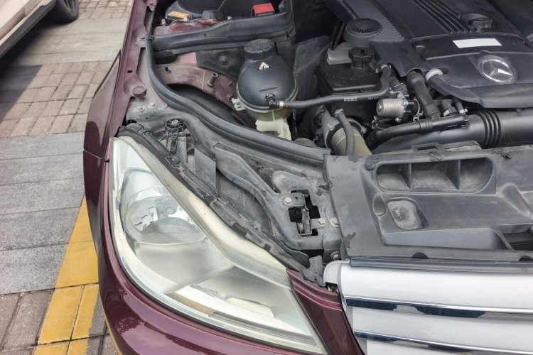 Used Mercedes-Benz C-Class 2013 C 180 Classic Grand Edition Engine Bay Right