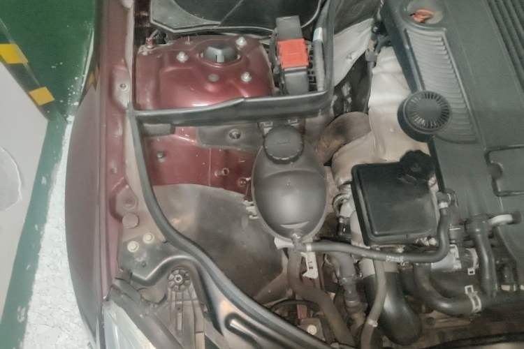 Used Mercedes-Benz C-Class 2013 C 180 CGI Classic Engine Bay Right