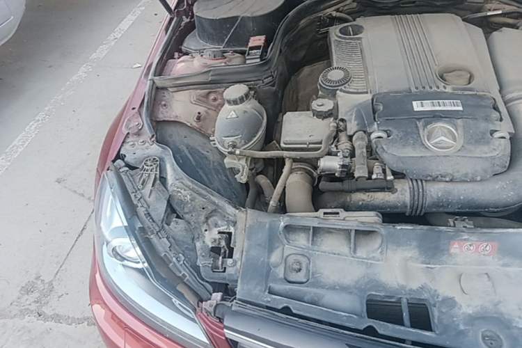 Used Mercedes-Benz C-Class 2013 C 260 Fashion Edition Grand Edition Engine Bay Right