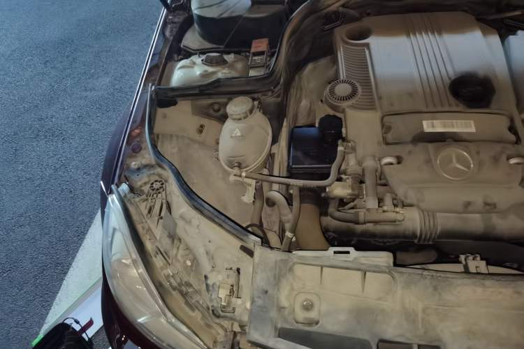 Used Mercedes-Benz C-Class 2013 C 180 Classic Grand Edition Engine Bay Right