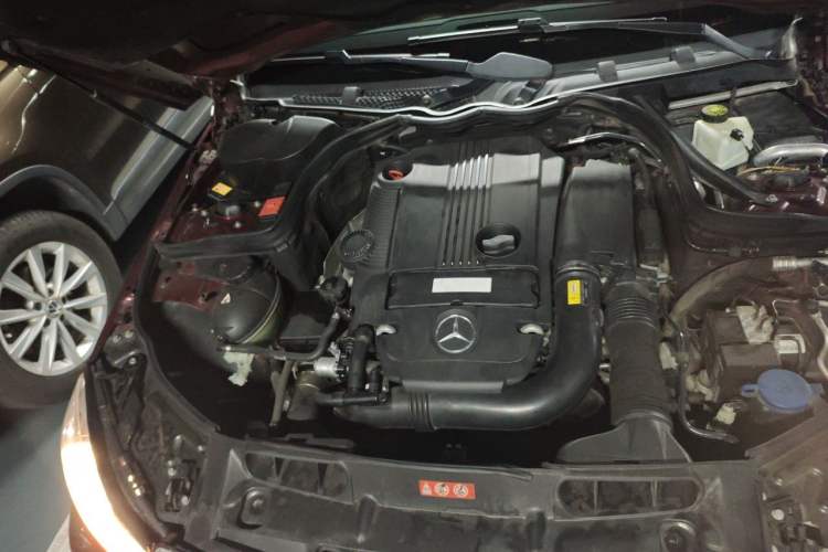 Used Mercedes-Benz C-Class 2013 C 260 Elegant Grand Edition Engine Bay Right
