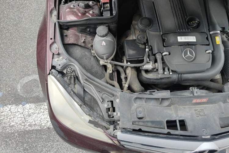 Used Mercedes-Benz C-Class 2013 C 180 CGI Classic Engine Bay Right