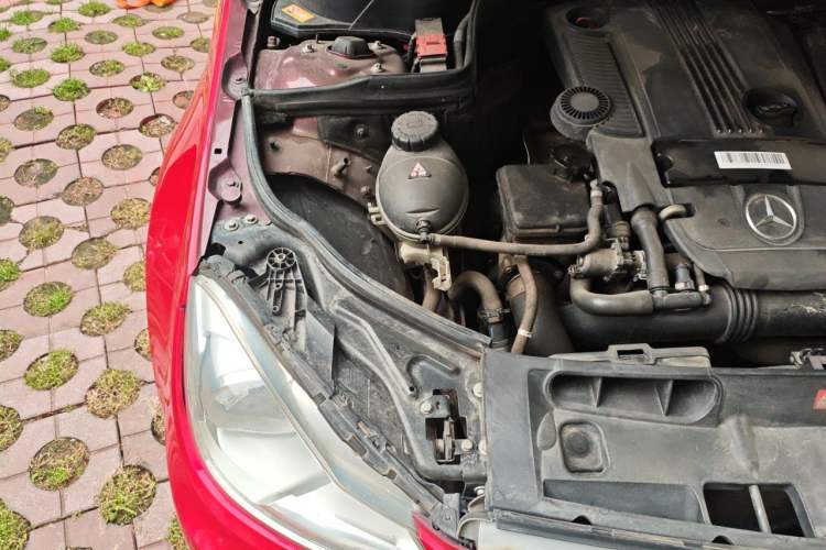 Used Mercedes-Benz C-Class 2013 C 180 CGI Classic Engine Bay Right