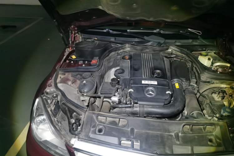 Used Mercedes-Benz C-Class 2013 C 260 CGI Elegant Model Engine Bay Right