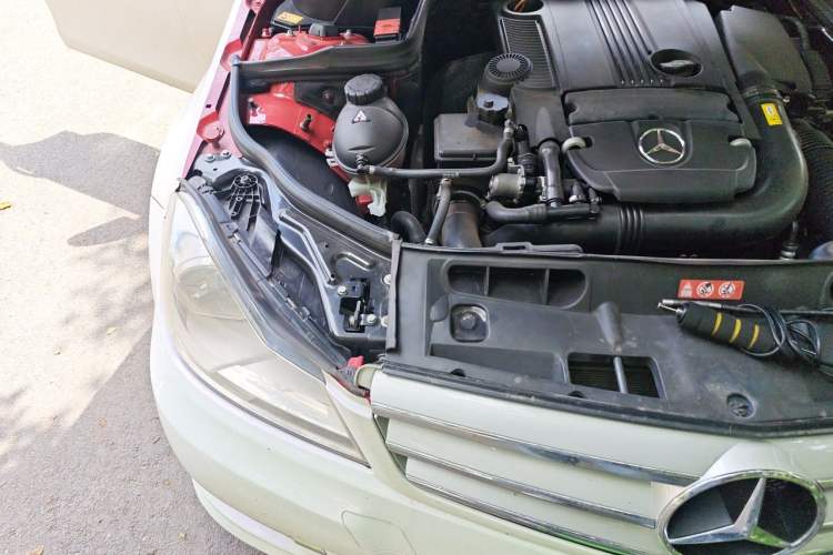 Used Mercedes-Benz C-Class 2013 C 180 Classic Grand Edition Engine Bay Right