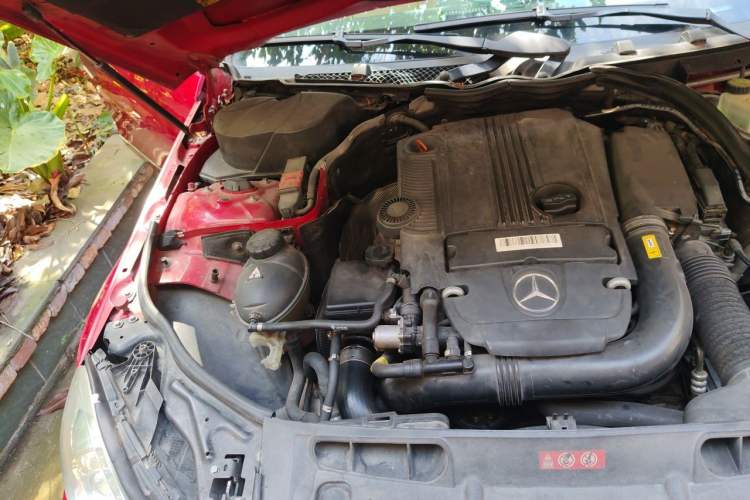 Used Mercedes-Benz C-Class 2013 C 260 CGI Elegant Model Engine Bay Right
