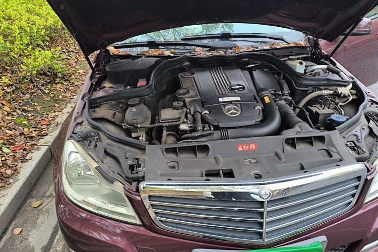 Used Mercedes-Benz C-Class 2013 C 180 CGI Classic Engine Bay Right