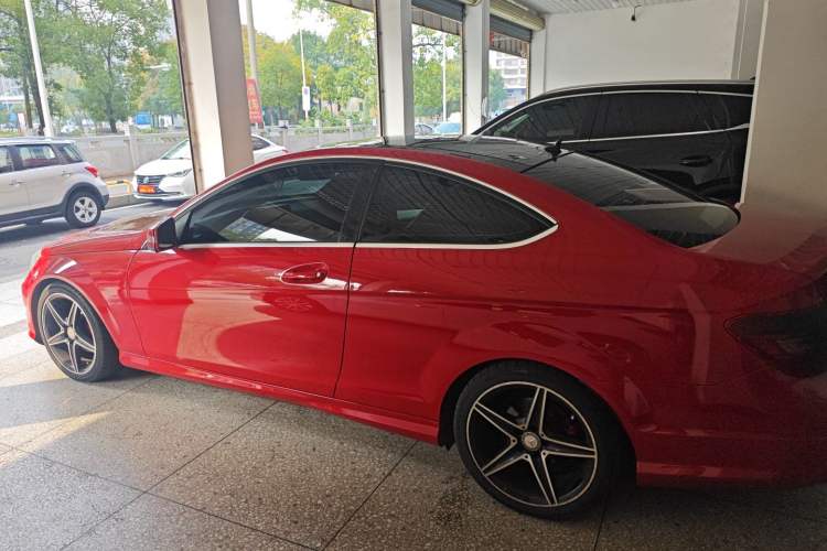 Used Mercedes-Benz C-Class 2013 C 180 Coupe Exterior 3