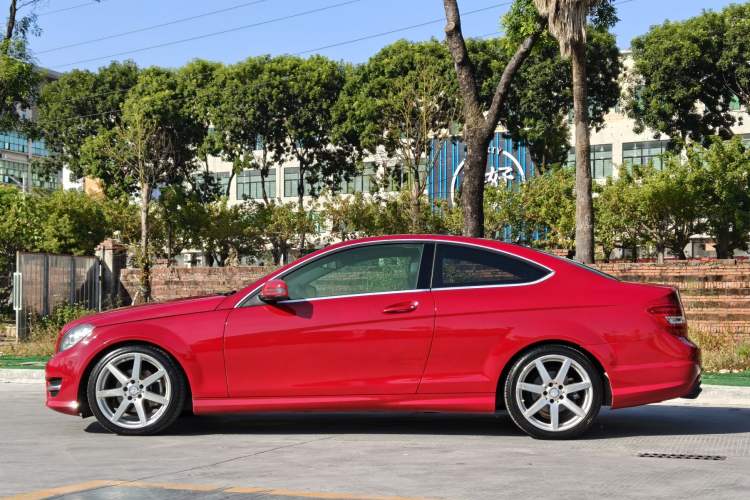 Used Mercedes-Benz C-Class 2013 C 180 Coupe Exterior 3