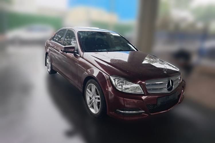 Used Mercedes-Benz C-Class 2013 C 180 CGI Classic Front Right 45 Deg