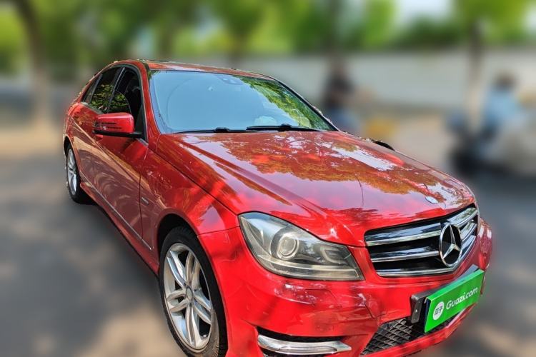 Used Mercedes-Benz C-Class 2013 C 260 Fashion Edition Grand Edition Front Right 45 Deg