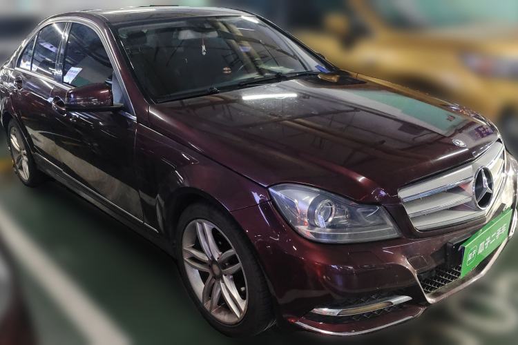 Used Mercedes-Benz C-Class 2013 C 260 CGI Fashion Model Front Right 45 Deg