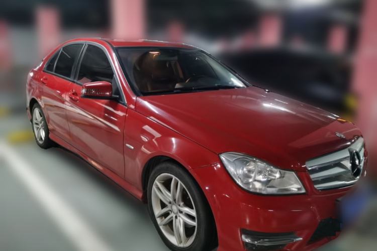 Used Mercedes-Benz C-Class 2013 C 180 Classic Grand Edition Front Right 45 Deg