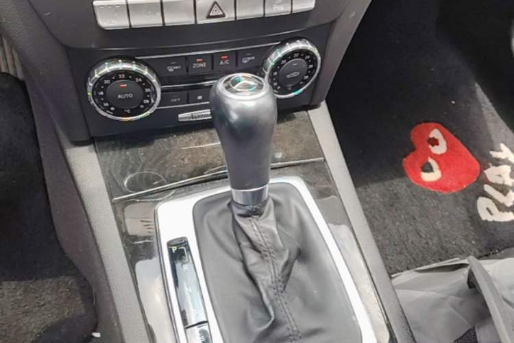 Used Mercedes-Benz C-Class 2013 C 260 CGI Fashion Model Gear Lever