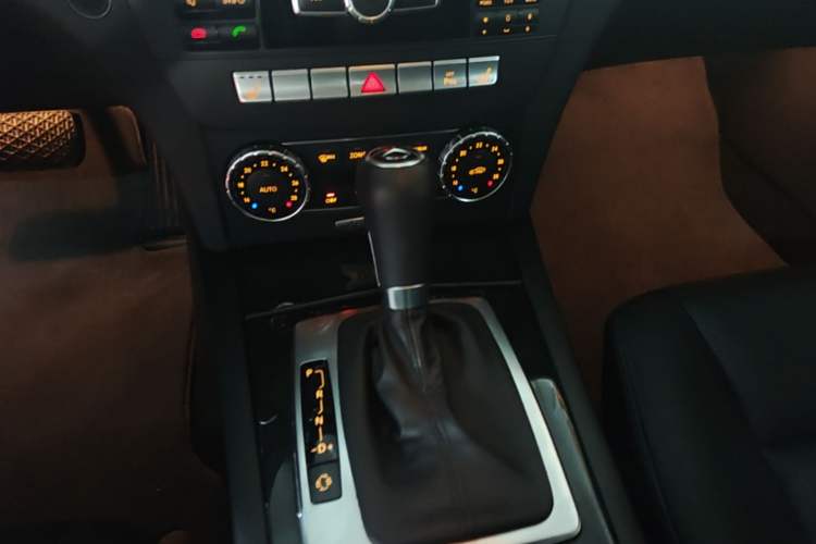 Used Mercedes-Benz C-Class 2013 C 260 CGI Fashion Model Gear Lever