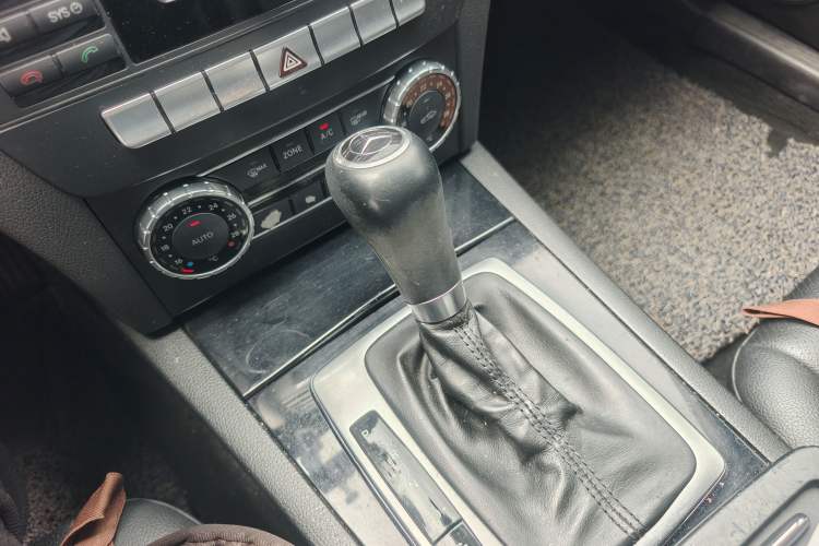 Used Mercedes-Benz C-Class 2013 C 180 Classic Grand Edition Gear Lever