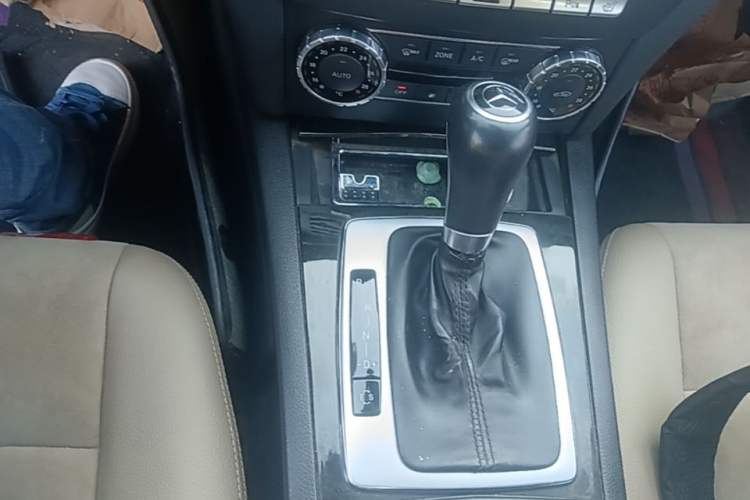 Used Mercedes-Benz C-Class 2013 C 260 Fashion Edition Grand Edition Gear Lever