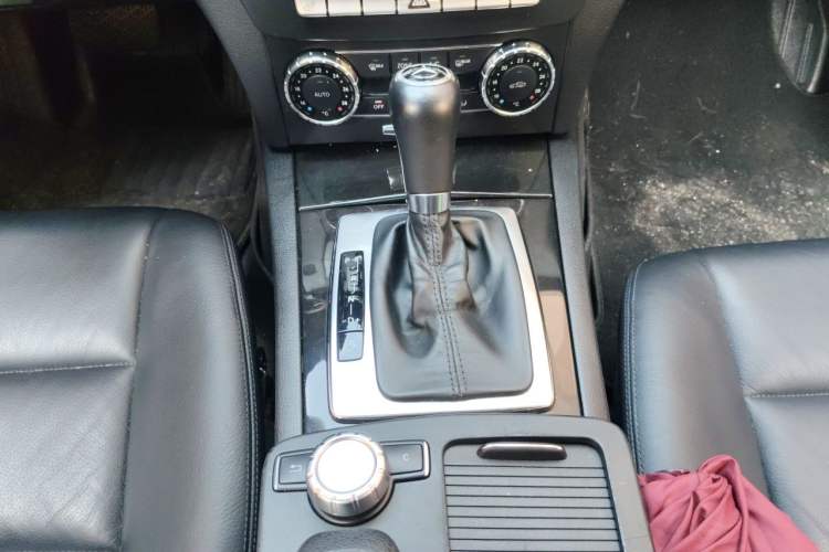Used Mercedes-Benz C-Class 2013 C 260 CGI Fashion Model Gear Lever