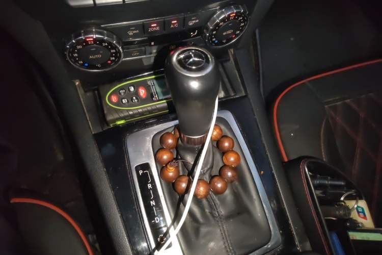 Used Mercedes-Benz C-Class 2013 C 180 Classic Grand Edition Gear Lever
