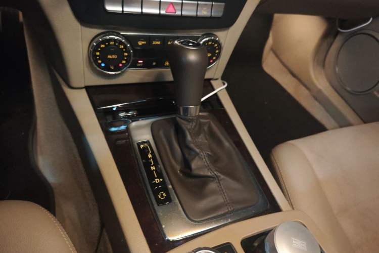Used Mercedes-Benz C-Class 2013 C 260 Elegant Grand Edition Gear Lever