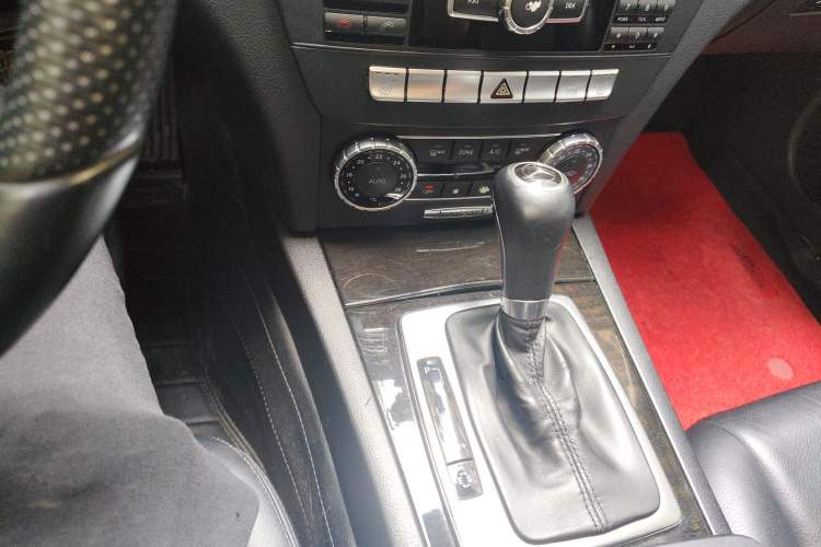 Used Mercedes-Benz C-Class 2013 C 260 CGI Fashion Model Gear Lever