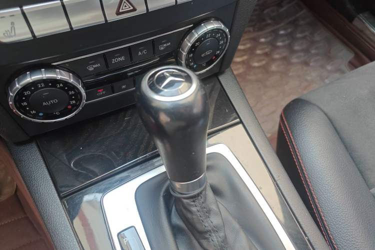 Used Mercedes-Benz C-Class 2013 C 300 Sport Grand Edition Gear Lever