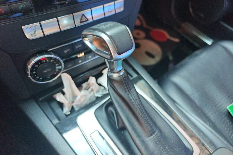Used Mercedes-Benz C-Class 2013 C 300 Sport Grand Edition Gear Lever
