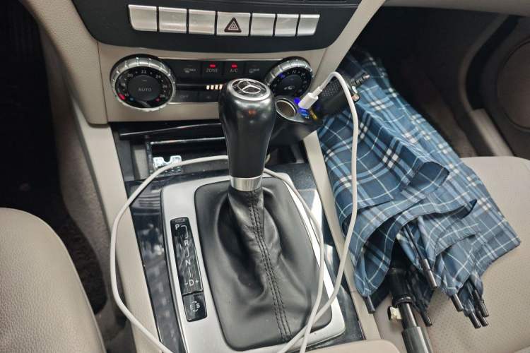 Used Mercedes-Benz C-Class 2013 C 180 Classic Grand Edition Gear Lever