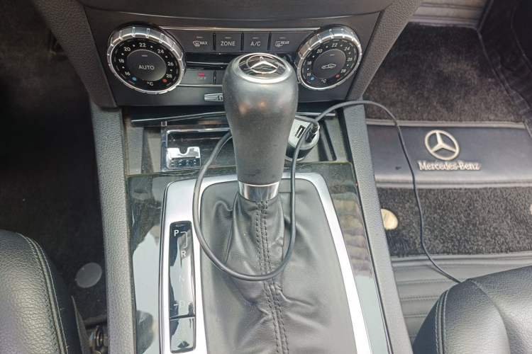 Used Mercedes-Benz C-Class 2013 C 260 CGI Fashion Model Gear Lever