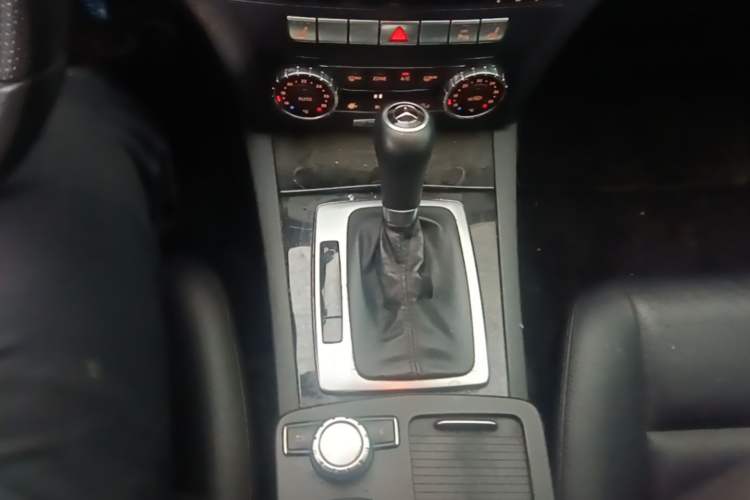 Used Mercedes-Benz C-Class 2013 C 260 CGI Fashion Model Gear Lever