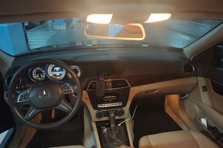 Used Mercedes-Benz C-Class 2013 C 260 Elegant Grand Edition Headliner