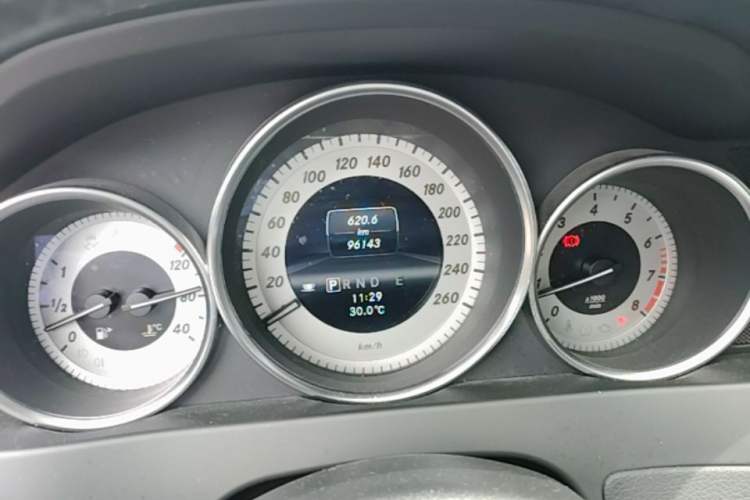 Used Mercedes-Benz C-Class 2013 C 260 CGI Fashion Model Instrument Cluster