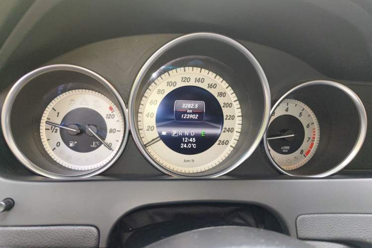 Used Mercedes-Benz C-Class 2013 C 260 CGI Fashion Model Instrument Cluster