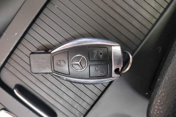 Used Mercedes-Benz C-Class 2013 C 180 Classic Grand Edition Interior 1