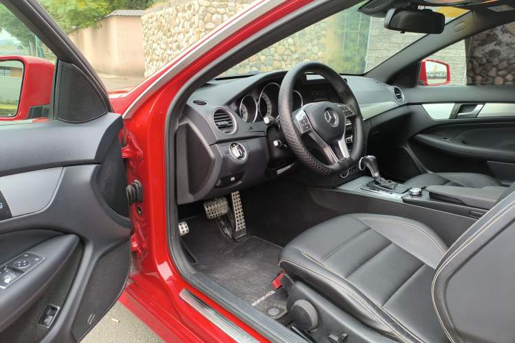 Used Mercedes-Benz C-Class 2013 C 180 Coupe Interior 2