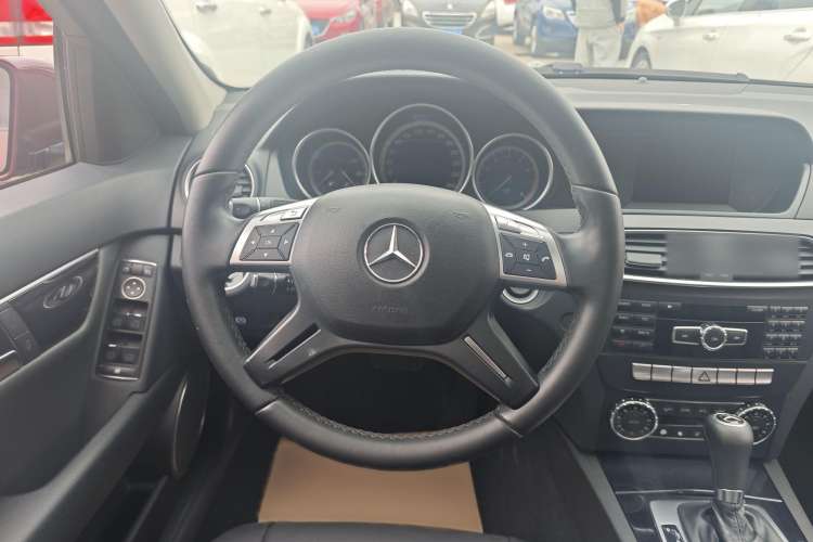 Used Mercedes-Benz C-Class 2013 C 180 Classic Grand Edition Interior 2