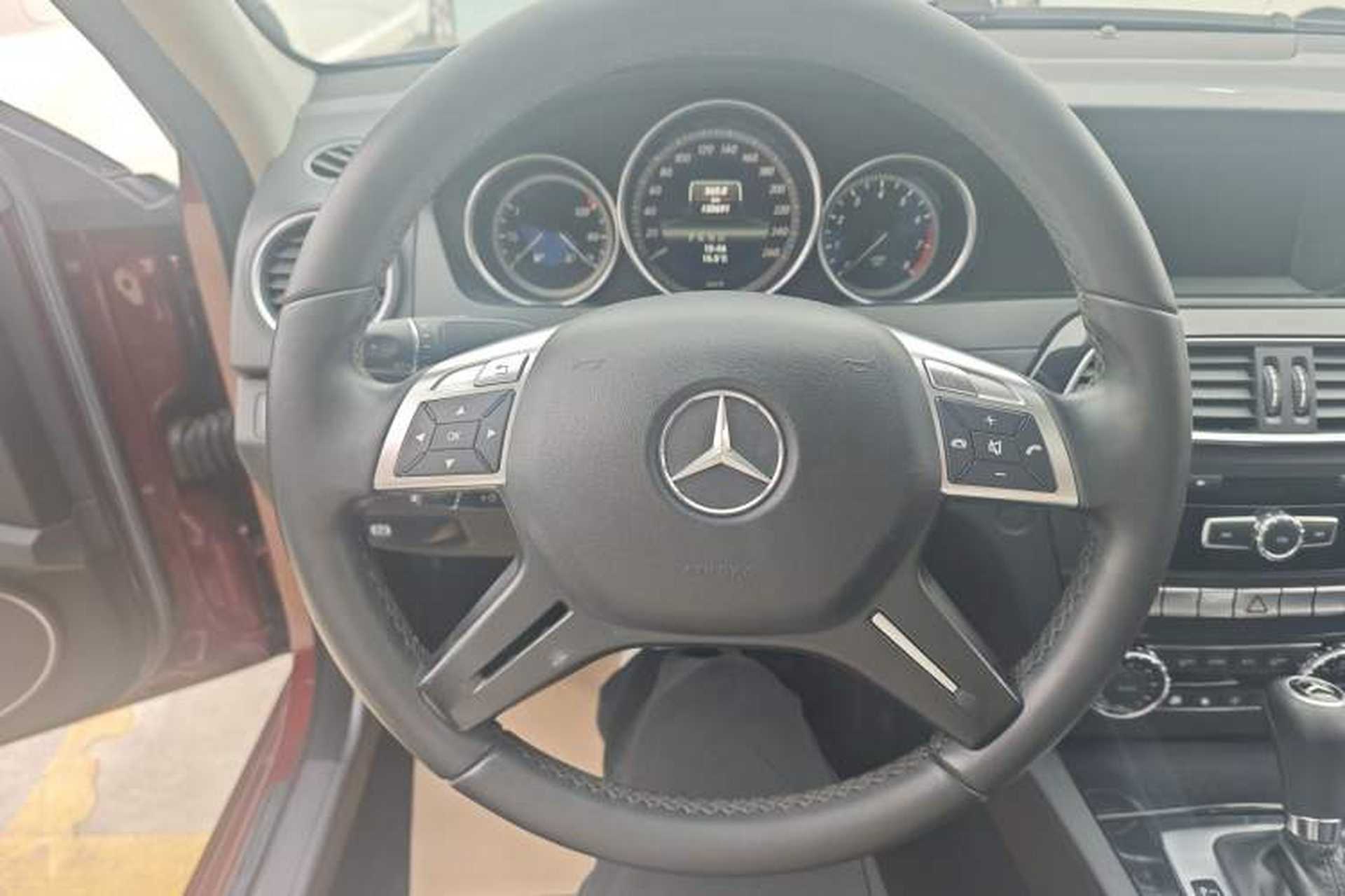 Used Mercedes-Benz C-Class 2013 C 180 Classic Grand Edition Interior 3