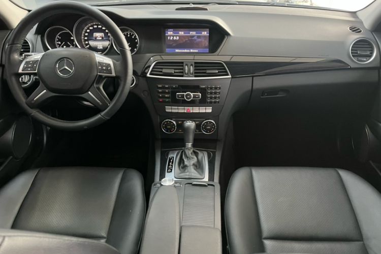 Used Mercedes-Benz C-Class 2013 C 180 Classic Grand Edition Interior 6