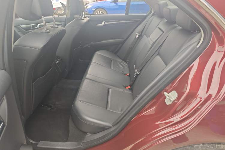 Used Mercedes-Benz C-Class 2013 C 180 Classic Grand Edition Interior 8