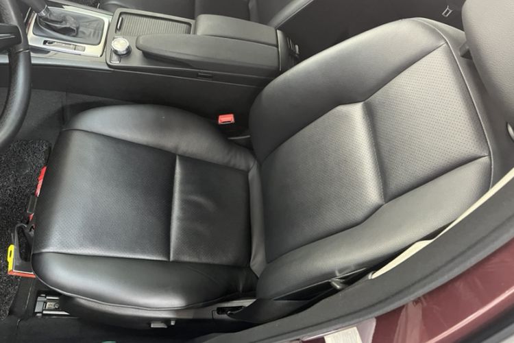 Used Mercedes-Benz C-Class 2013 C 180 Classic Grand Edition Left Front Seat