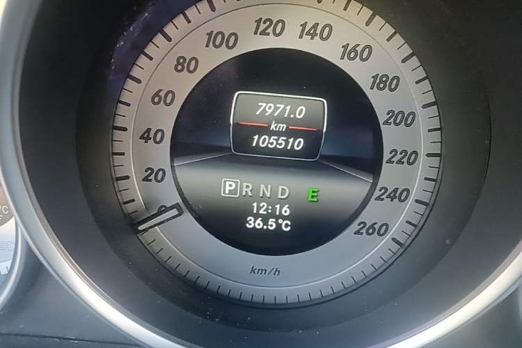Used Mercedes-Benz C-Class 2013 C 260 Fashion Edition Grand Edition Odometer Close Up